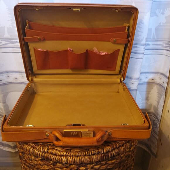 Hartmann Briefcase - Picture 1 of 4